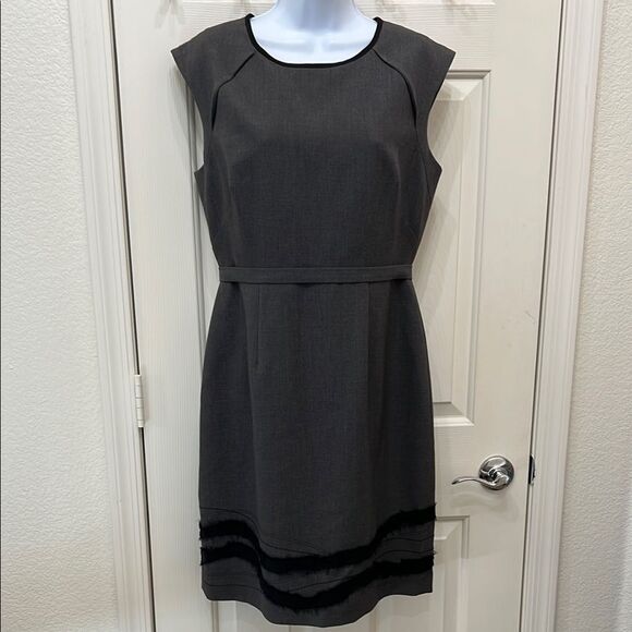 Tahari Gray And Black Sheath Midi Dress Scoop Neck Sleeveless US Size 10 Lined - Picture 1 of 12